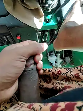 Snapshot of Kolkata___Boy chatting on 12/29/24, 06:56 Kolkata Boy online show from 12/29/24, 06:56