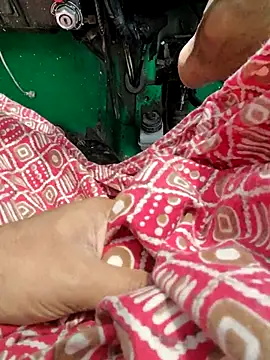 Snapshot of Kolkata___Boy chatting on 09/14/25, 04:44 Kolkata Boy online show from 09/14/25, 04:44