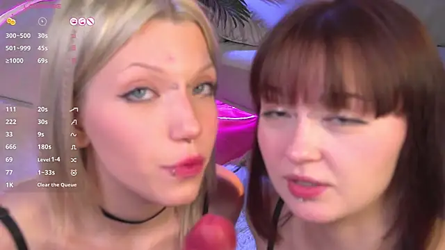 Snapshot of Wildneck chatting on 12/21/24, 12:59 Wildneck online show from 12/21/24, 12:59