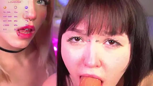 Snapshot of Wildneck chatting on 01/07/25, 10:19 Wildneck online show from 01/07/25, 10:19