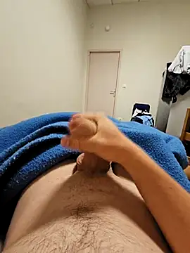 Snapshot of chococr2 chatting on 10/12/25, 08:52 chococr2 online show from 10/12/25, 08:52