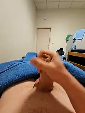 Snapshot of chococr2 chatting on 11/26/25, 11:17 chococr2 online show from 11/26/25, 11:17